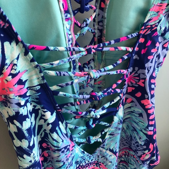 SOLD Lilly Pulitzer Isle Lattice One Piece Swim - Picture 4 of 6